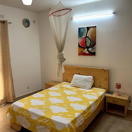 Chambre Spacieuse Avec Balcon - Salle De Bain Exterieure Privee & Breakfast แซ็ง-ลุย ภายนอก รูปภาพ
